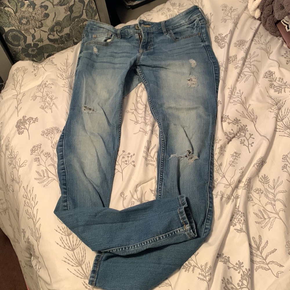 Hollister ripped skinny jeans